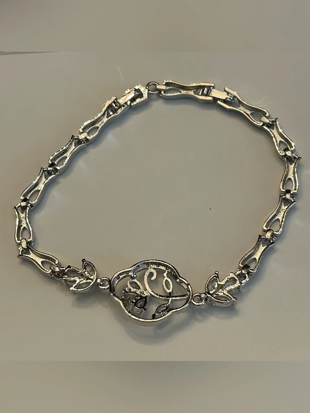 Silver-tone Floral Crystal Link Bracelet 7” With a 1” Extender Brand New